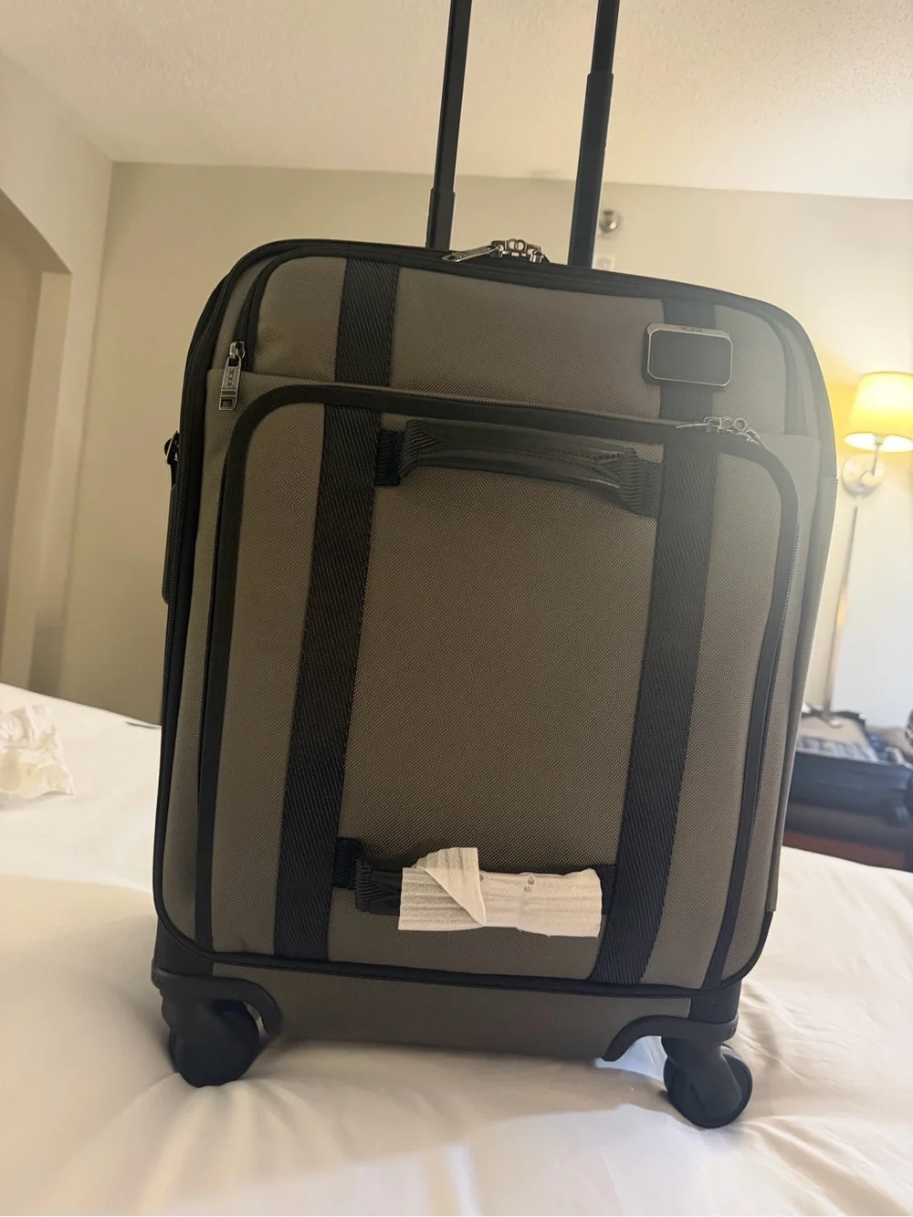 Tumi Merge Continental Front Lid 4 Wheeled Carry on Grey/Black